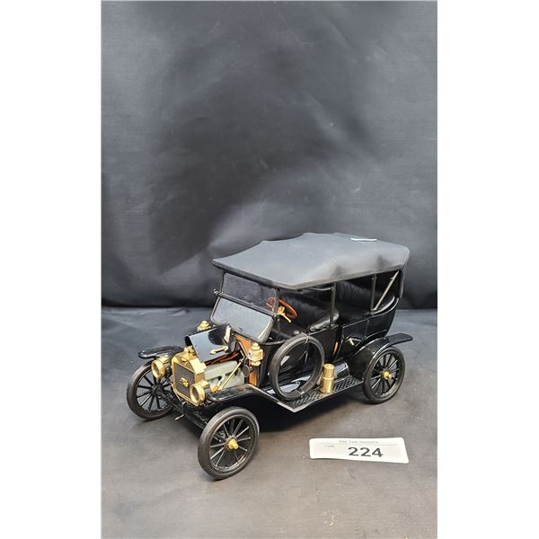 HIGH QUALITY 1917 FORD MODEL T PRECISION DIE CAST BY THE FRANKLIN MINT