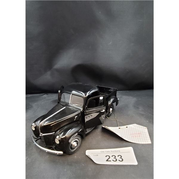 1940 FORD PICKUP DIE CAST BY THE FRANKLIN MINT