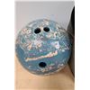 Image 2 : VINTAGE LADY BRUNSWICK BOWLING BALL W/CARRYING BAG