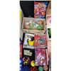 Image 8 : LARGE COLLECTION POKEMON CARDS & ACCESSORIES