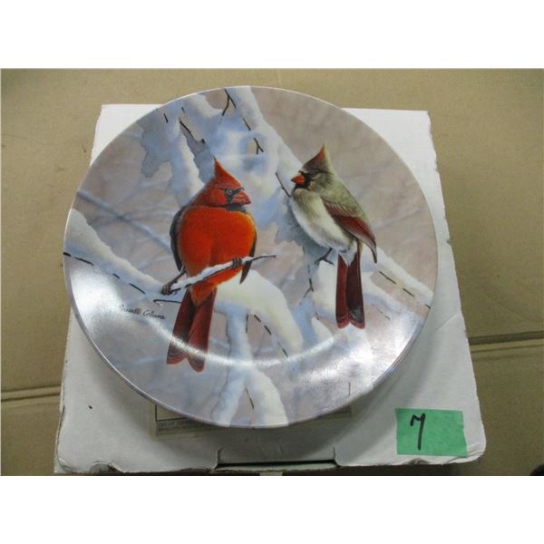 COLLECTIBLE COLLECTOR PLATE "CARDINALS ON A SNOWY BRANCH" C/W