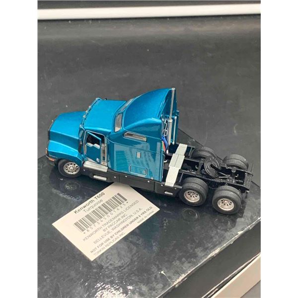 Kenworth T600 Turquoise Hauler Die Cast