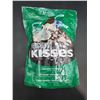 Image 1 : Hershey's Kisses Cookies 'n Creme, Hot Cocoa and Sugar Cookie Candy (630g)