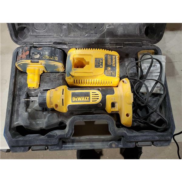 Dewalt 18V Cordless Cut Out tool with Battery & Charger