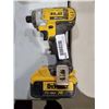 Image 1 : Dewalt 1/4" 20V Cordless Impact Driver with 20V Battery