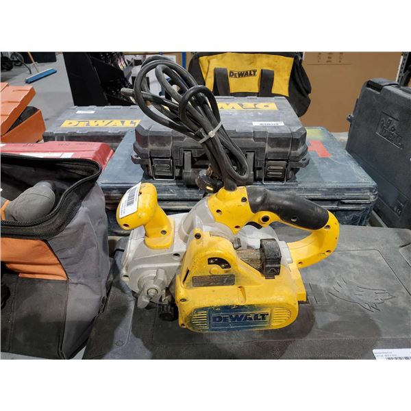 Dewalt  3"x21" Corded Belt Sander