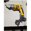 Image 1 : Dewalt 18 Guage Swivel Head Shear