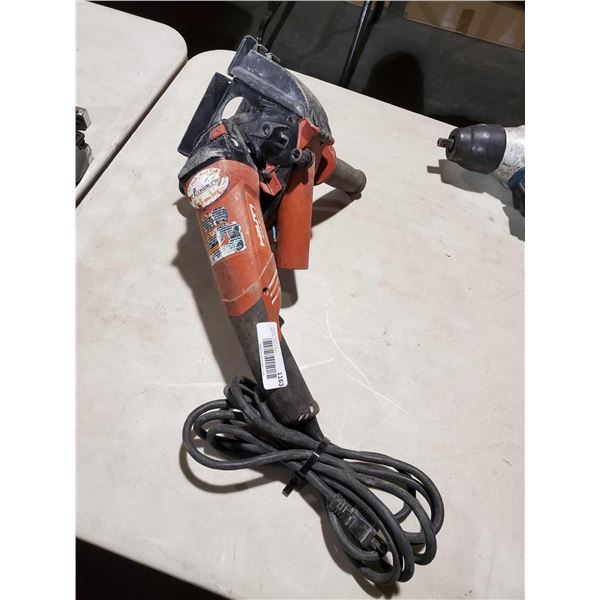 Hilti DC-EX 125/5" M Concrete Saw with Dust Hood