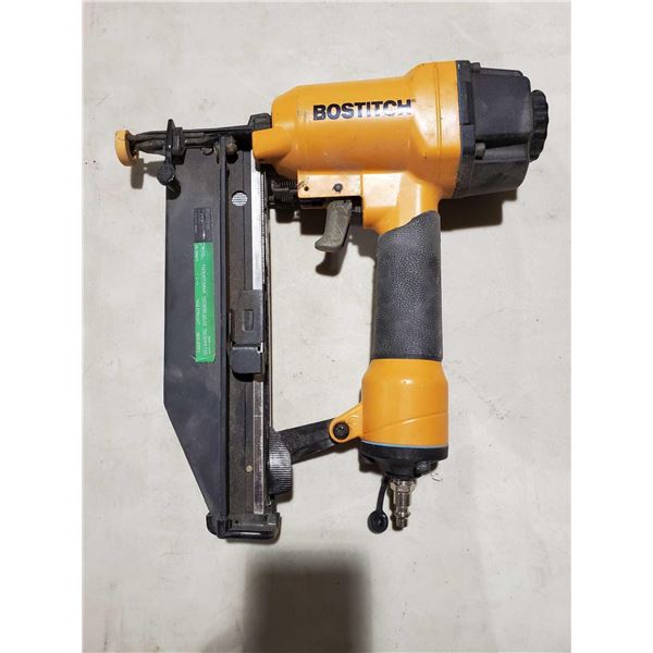 Bostitch 1 - 2.5 inch straight Air Nailer