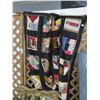 Image 1 : 1906 Vintage Quilt w/Rod