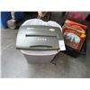 Image 1 : Fellows Paper Shredder