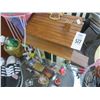 Image 2 : Wizard of Oz Décor, Dorothy's House, Figurines And More