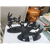 Image 1 : Looney Tunes Artist Signed Metal Shadow Art (2)
