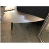 Image 2 : BLACK METAL TEAR DROP SHAPED COFFEE TABLE