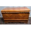 Image 1 : HONDERICH FURNITURE CO CEDAR LINED BLANKET BOX - 18 x 23 x 39in