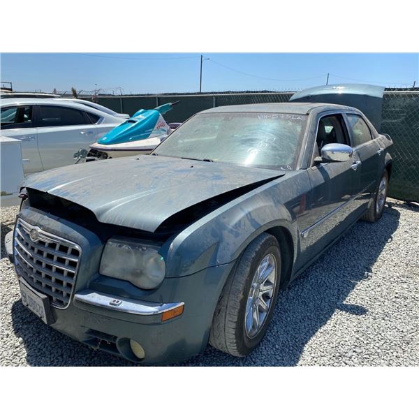 2005 CHRYSLER 300