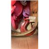 Image 2 : 3 IRON PULLEYS AND FALL ARREST BELT