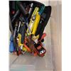 Image 4 : TRAY AND BIN OF SCREWDRIVERS, KNIVES AND TOOLS