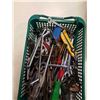 Image 5 : TRAY AND BIN OF SCREWDRIVERS, KNIVES AND TOOLS