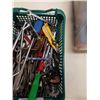 Image 6 : TRAY AND BIN OF SCREWDRIVERS, KNIVES AND TOOLS