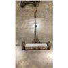 Image 1 : MAGNETIC SWEEPER