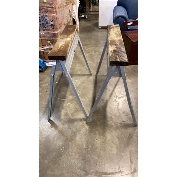 2 SAWHORSES