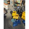 Image 1 : MOP BUCKET WITH WRINGER, MOP AND HEADS