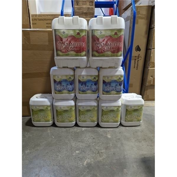 LOT OF NEW LIQUID FERTILIZER 2 MAMMOTH BLOOM (24L), 3 ULTIMATE (10L) AND 5 GROW (10L)