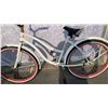 Image 2 : WHITE HUFFY CRUISER BIKE