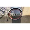 Image 3 : WHITE HUFFY CRUISER BIKE
