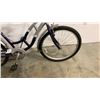 Image 3 : BLUE SCHWINN CRUISER BIKE