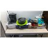 Image 1 : SITZ BATH WITH COOKWARE AND 2 TRAYS OF KITCHEN ITEMS