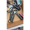 Image 2 : BOX OF POCKET KNIVES