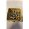 Image 3 : SMALL CERAMIC JEWLERY BOX WITH CONTENTS