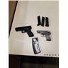 Image 1 : GLOCK 17 AIRSOFT GREEN GAS BB GUN WITH 3 MAGAZINES, SPRING AIRSOFT PISTOL AND BB SPEED LOADER