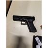 Image 2 : GLOCK 17 AIRSOFT GREEN GAS BB GUN WITH 3 MAGAZINES, SPRING AIRSOFT PISTOL AND BB SPEED LOADER