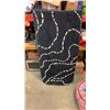 Image 3 : IKEA 4FT AREA RUG