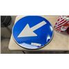 Image 2 : REFLECTIVE SIGN WITH ICE BUCKET, MINI BEER KEG AND MORE