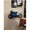 Image 2 : LOT OF HARLEY DAVIDSON CLOCK, BOOK, WILD CARDS AND TIN WITH 2 MOTORCYCLES