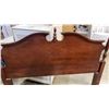 Image 10 : KNECHTAL 9 DRAWER DRESSER WITH MIRROR AND QUEENSIZE HEADBOARD