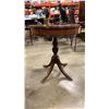 Image 2 : DUNCAN PHYFFE 2 DRAWER SIDE TABLE
