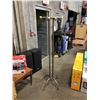 Image 1 : 8 ARM COAT RACK WITH HOOKS