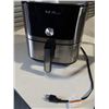 Image 3 : INSTANT VORTEX PLUS AIR FRYER - TESTED WORKING, RETAIL $199