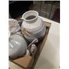 Image 3 : LOT OF SIGNED POTTERY AND SERVING PLATE