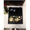 Image 2 : SCALE, MINI SLOT MACHINE AND SMALL TURNK