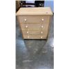 Image 1 : 4 DRAWER MAPLE DRESSER