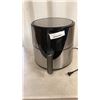 Image 1 : ULTIMA COSA AIR FRYER - TESTED WORKING, RETAIL $179