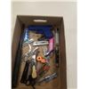 Image 3 : TRAY OF TRAINING GUN, EXTENDABLE BATON, MULTITOOLS AND MORE