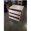 Image 2 : 3 DRAWER DRESSER