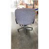 Image 4 : 2 GAS LIFT OFFICE CHAIRS